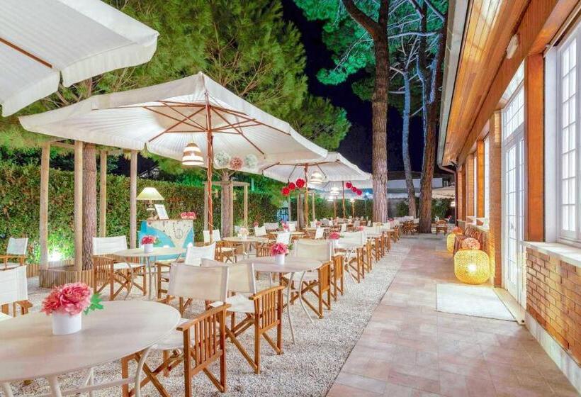 اتاق کلاسیک چهارنفره, La Pineta Al Mare