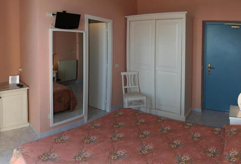 اتاق استاندارد چهار تخته, Villa Ombrosa