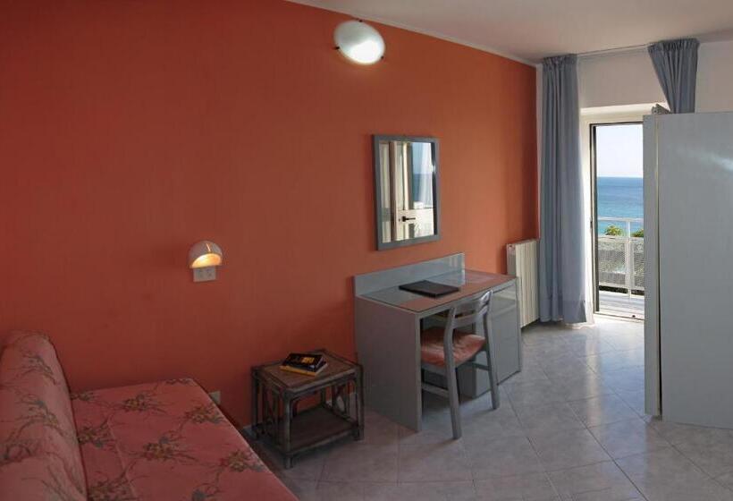 اتاق استاندارد با بالکن و چشم‌انداز دریا, Villa Ombrosa