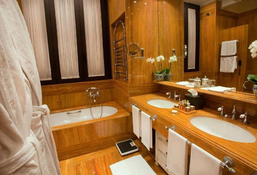 سوییت جونیور, De La Ville Monza   Small Luxury Hotels Of The World