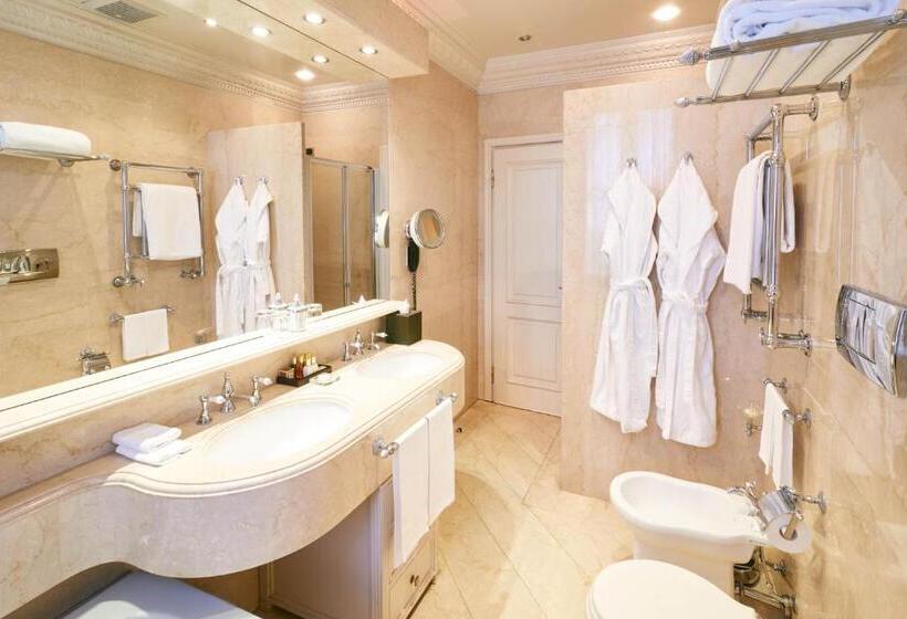 اتاق استاندارد, De La Ville Monza   Small Luxury Hotels Of The World