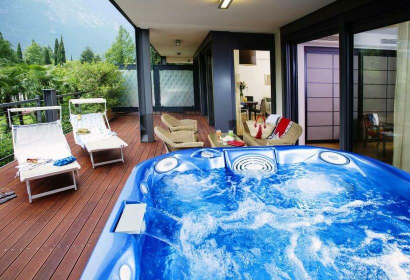 سوئیت با وان آب گرم, Du Lac Et Du Parc Grand Resort