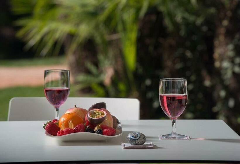 بانگلوی استاندارد, Du Lac Et Du Parc Grand Resort