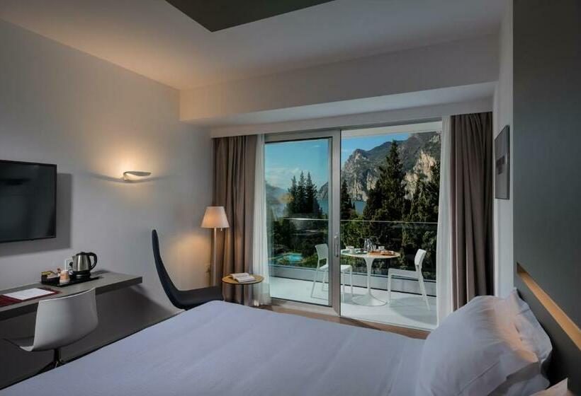 اتاق لوکس با چشم‌انداز دریاچه, Du Lac Et Du Parc Grand Resort