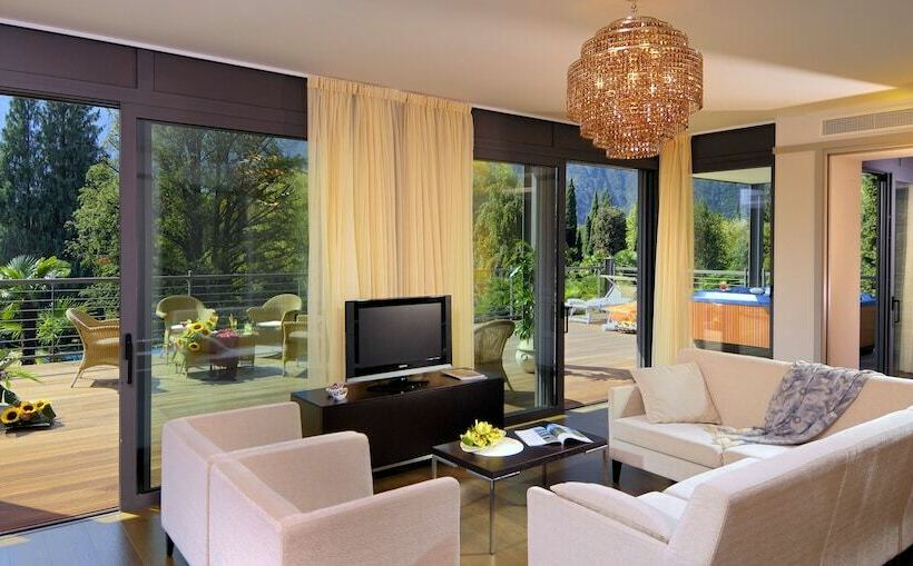 اتاق لوکس با چشم‌انداز دریاچه, Du Lac Et Du Parc Grand Resort