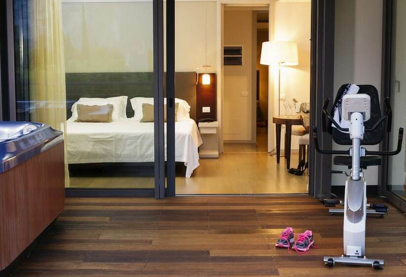 اتاق لوکس با چشم‌انداز دریاچه, Du Lac Et Du Parc Grand Resort