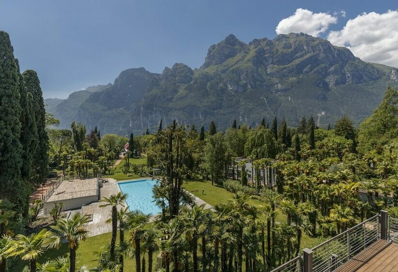 اتاق لوکس با چشم‌انداز دریاچه, Du Lac Et Du Parc Grand Resort