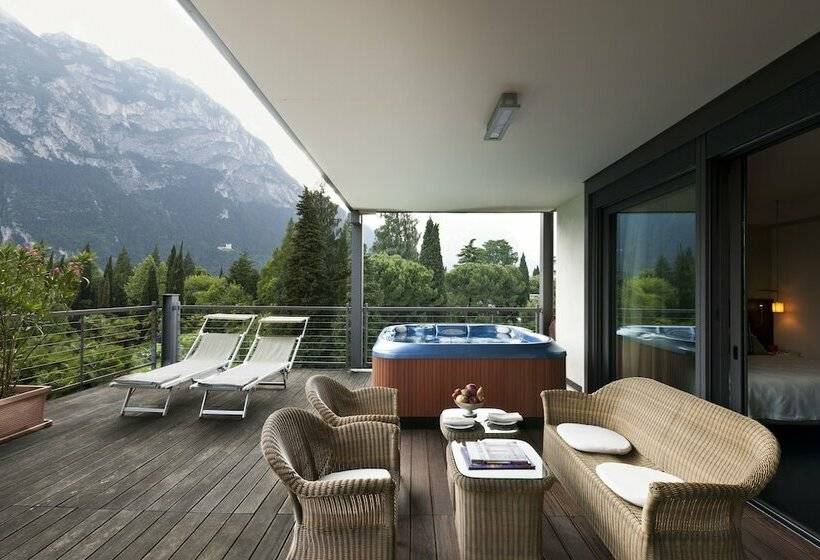 اتاق لوکس با چشم‌انداز دریاچه, Du Lac Et Du Parc Grand Resort