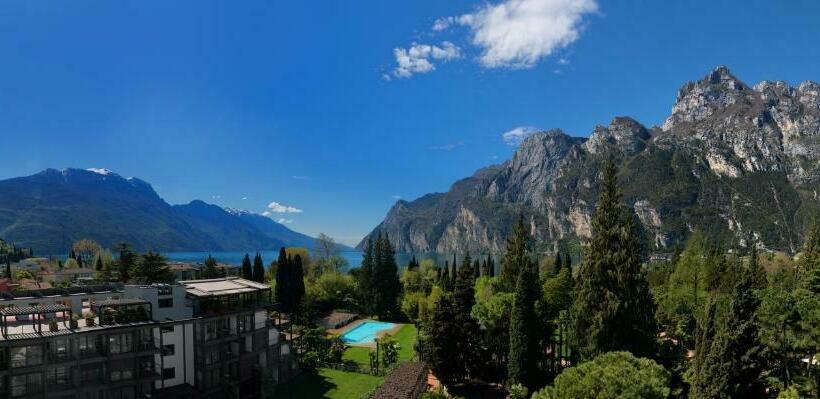 سوییت لوکس, Du Lac Et Du Parc Grand Resort