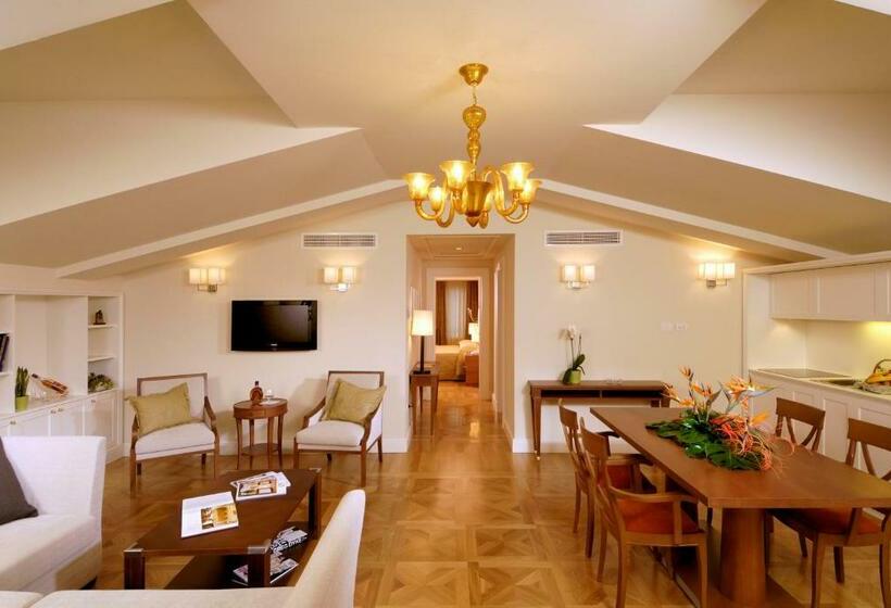 سوییت سوپریور, Du Lac Et Du Parc Grand Resort