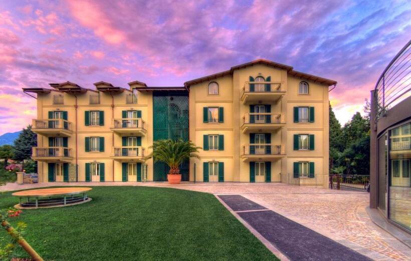 سوییت خانوادگی, Du Lac Et Du Parc Grand Resort