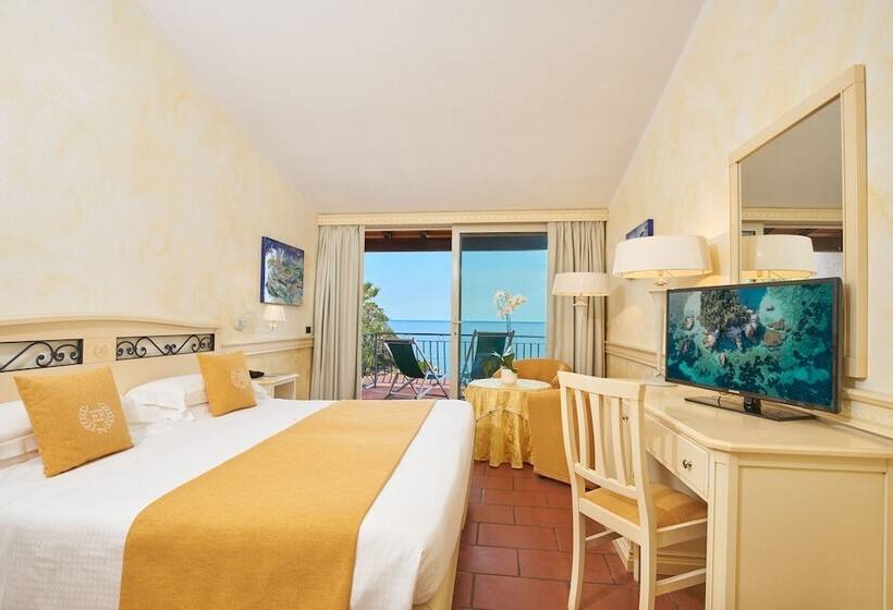 Triple Room Sea View, Hermitage