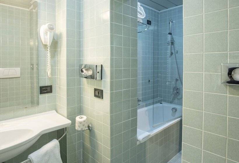 Standard Room, Milani