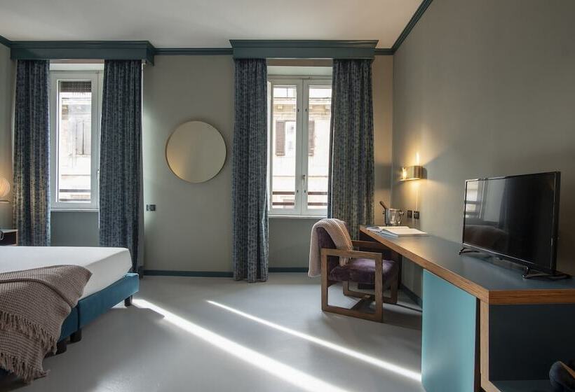 Superior Room, Milani