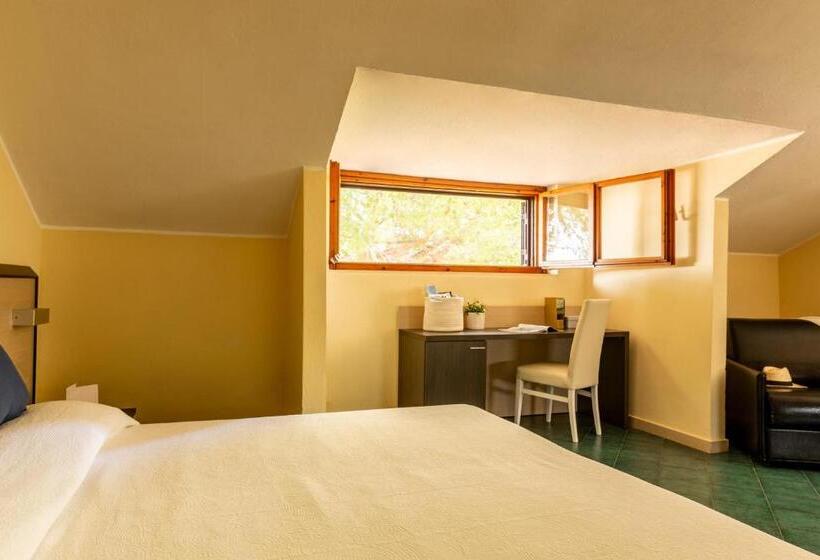 Economy Triple Room, Argentario Osa Resort