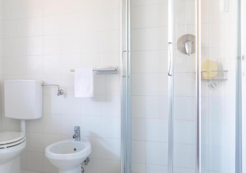Economy Triple Room, Argentario Osa Resort