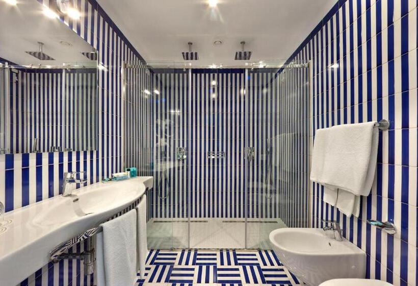 Suíte com Hidromassagem, Bristol