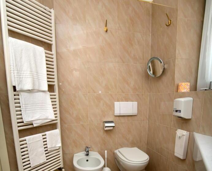 اتاق استاندارد سه نفره, Continental