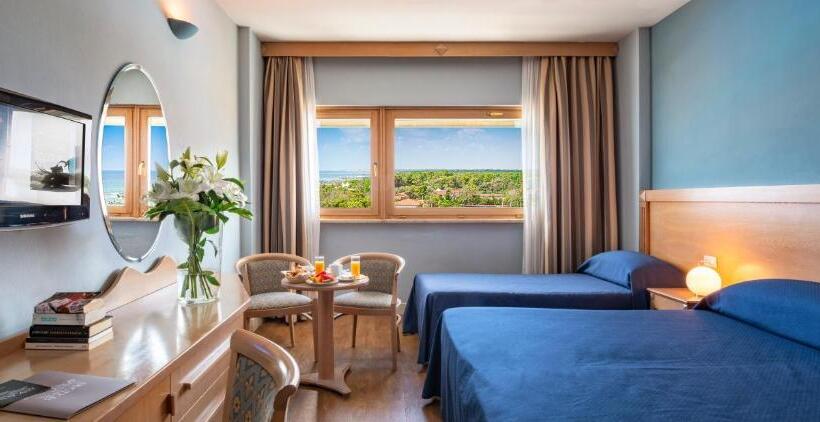Номер Стандарт Трехместный, Grand Hotel Continental