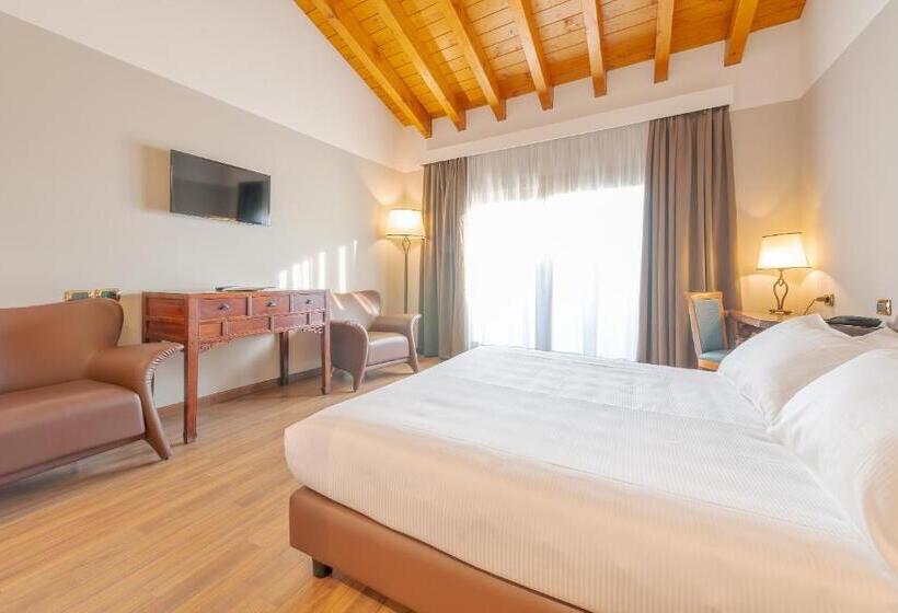 Superior room with lake view, Horizon Wellness & Spa Resort  Best Western Signature Collection
