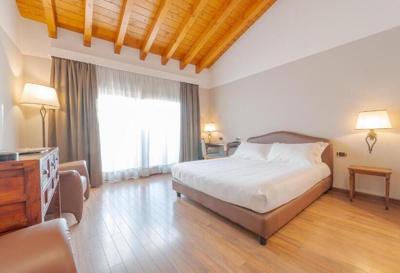 Superior room with lake view, Horizon Wellness & Spa Resort  Best Western Signature Collection