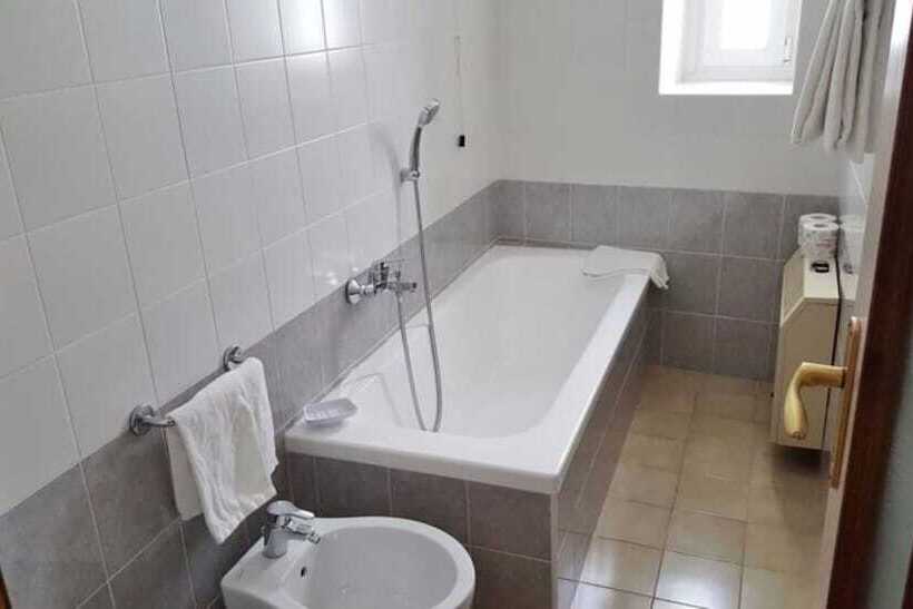 Quarto Estandar Individual, Italie Et Suisse
