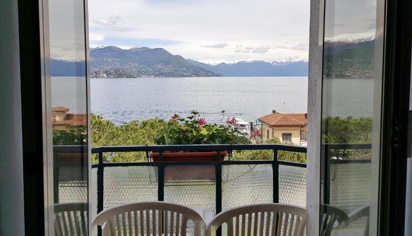 Quarto Estandar Vista Lago, Italie Et Suisse