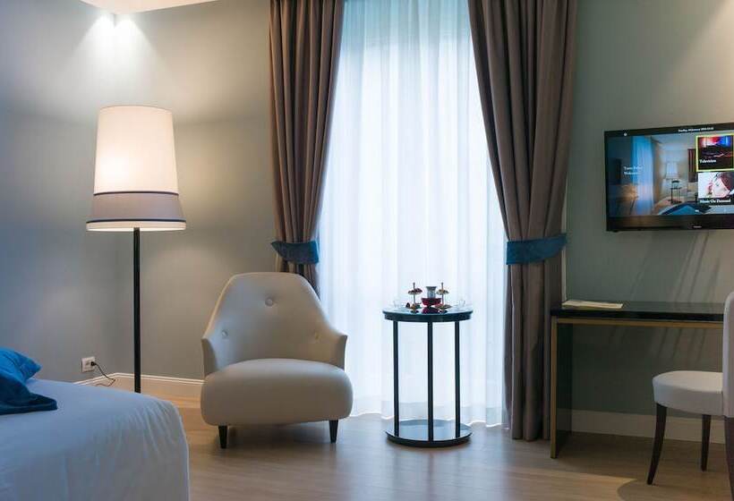 スイート, Turin Palace