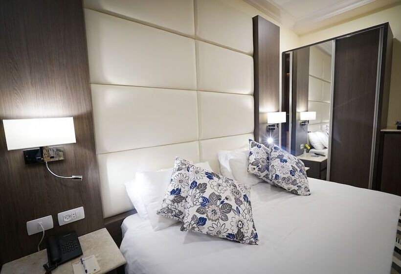 Chambre Standard, Ambassador