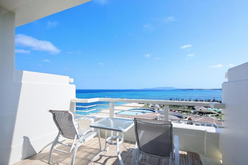 اتاق استاندارد با تخت بزرگ, Sheraton Okinawa Sunmarina Resort