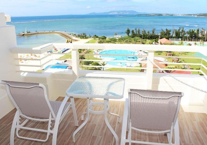 اتاق استاندارد با چشم‌انداز دریا, Sheraton Okinawa Sunmarina Resort