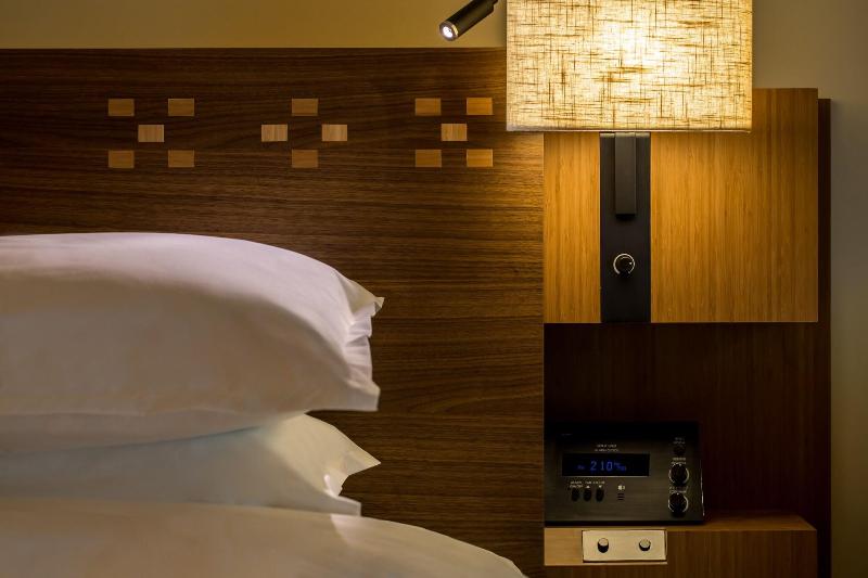 اتاق پرمیوم با چشم‌انداز دریا, Sheraton Okinawa Sunmarina Resort