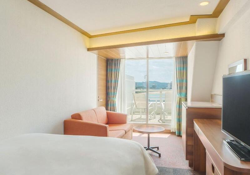 اتاق استاندارد با چشم‌انداز دریا, Sheraton Okinawa Sunmarina Resort