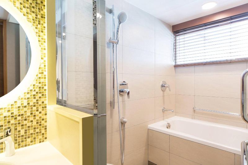 اتاق استاندارد با چشم‌انداز دریا, Sheraton Okinawa Sunmarina Resort