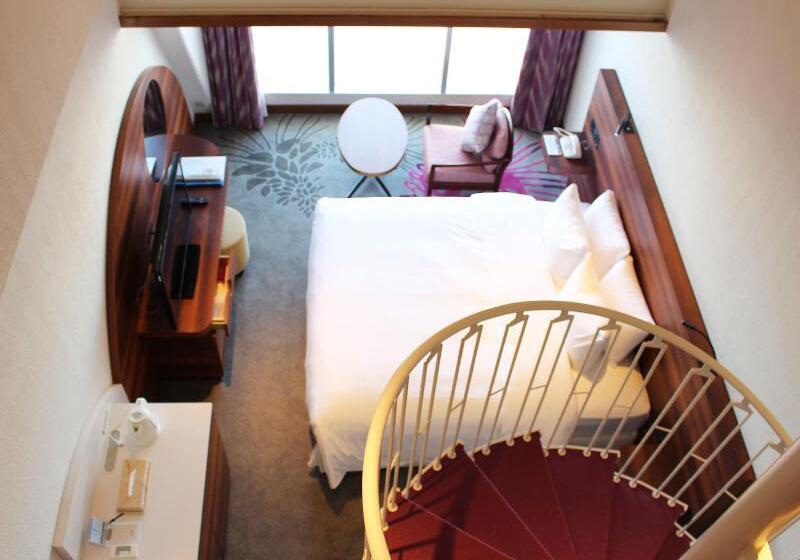 اتاق استاندارد با تخت بزرگ, Sheraton Okinawa Sunmarina Resort
