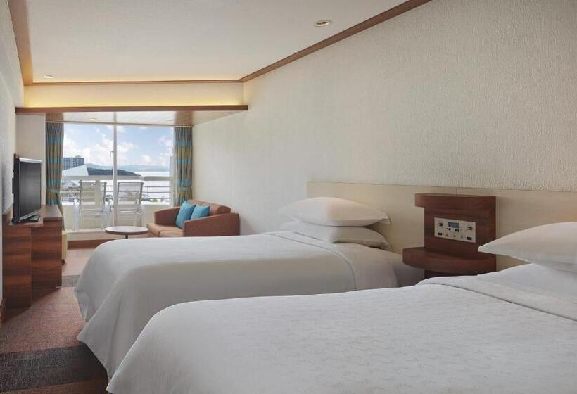 اتاق لوکس با چشم‌انداز دریا, Sheraton Okinawa Sunmarina Resort