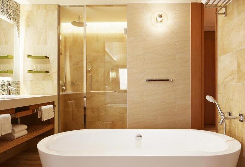 اتاق پرمیوم با چشم‌انداز دریا, Sheraton Okinawa Sunmarina Resort