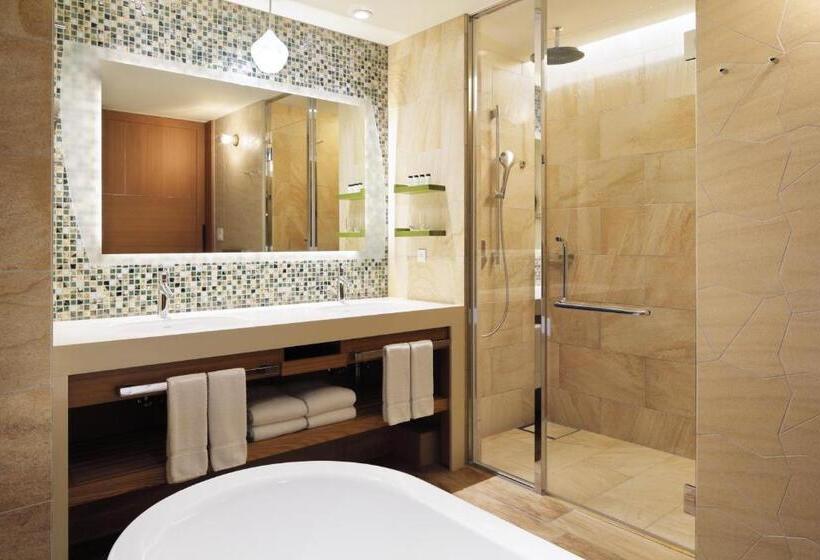 اتاق پریمیوم با چشم‌انداز باغ, Sheraton Okinawa Sunmarina Resort