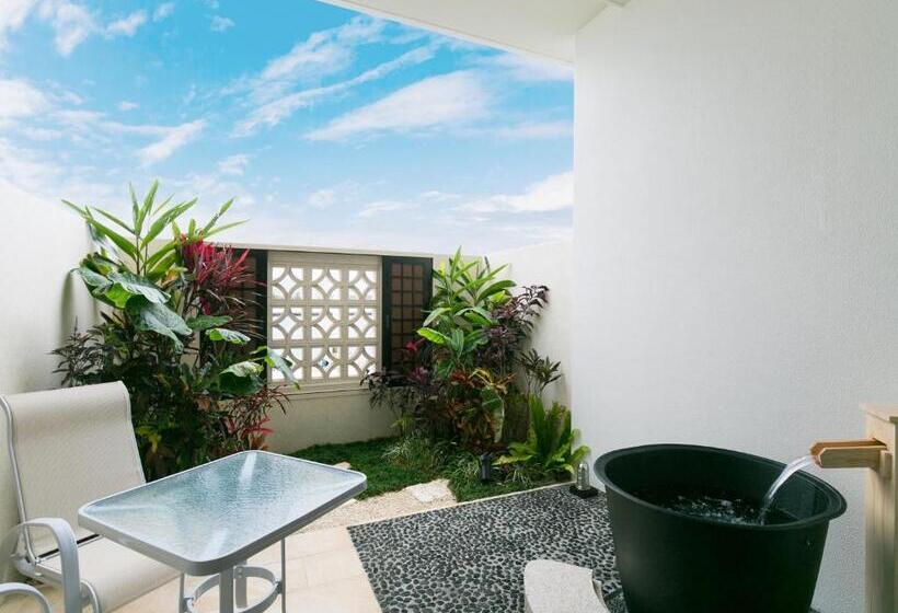 اتاق پریمیوم با چشم‌انداز باغ, Sheraton Okinawa Sunmarina Resort