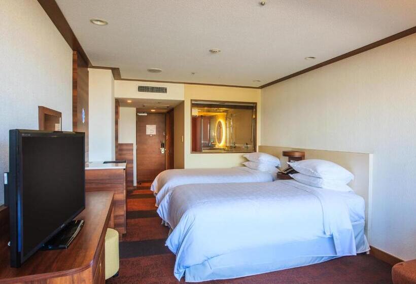 اتاق استاندارد با بالکن, Sheraton Okinawa Sunmarina Resort