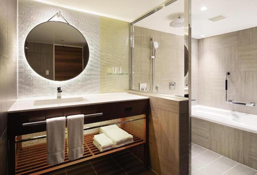 سوییت با چشم‌انداز دریا, Sheraton Okinawa Sunmarina Resort