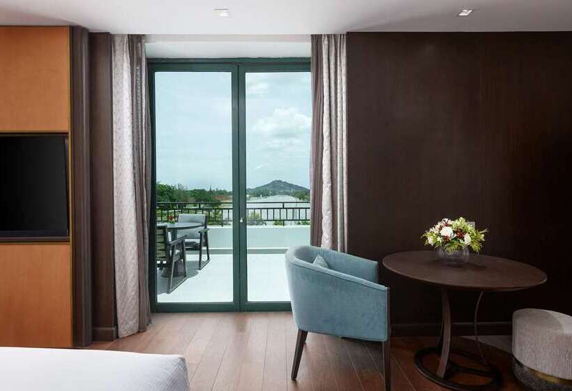 Номер Executive Кровать Кинг, Millennium Hilton Seoul