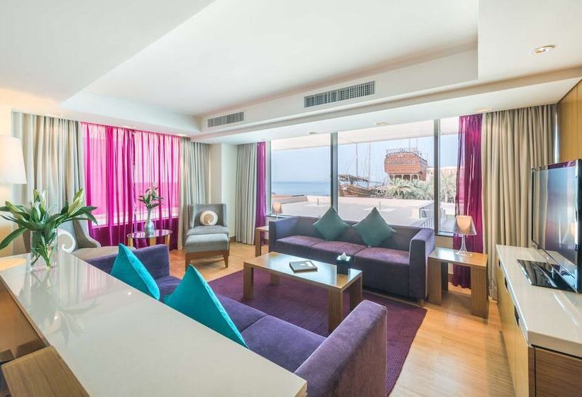 سوییت با چشم‌انداز دریا, Radisson Blu Hotel, Kuwait