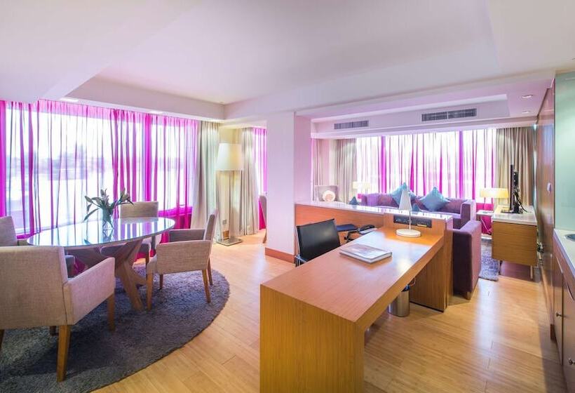 سوئیت 2 خوابه, Radisson Blu Hotel, Kuwait