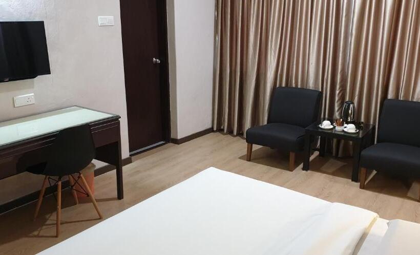 Family Suite, Samila