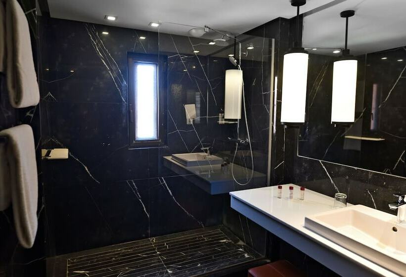 اتاق سوپریور با تخت بزرگ, Mövenpick Hotel Mansour Eddahbi Marrakech