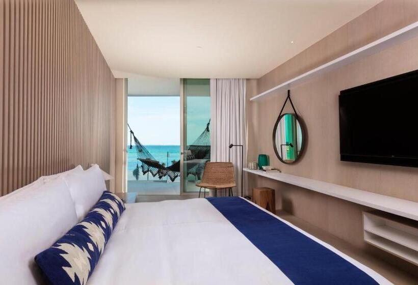 Deluxe Suite Sea View, Sls Cancun