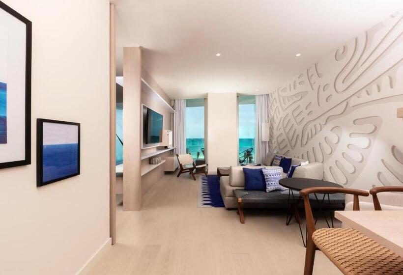 Deluxe Suite Sea View, Sls Cancun