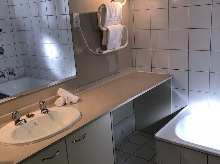 Апартаменты 2 Спальни, Camelot Motor Lodge