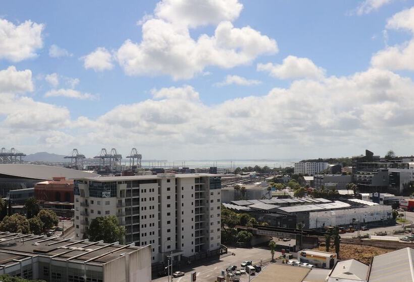 디럭스 룸 킹사이즈 침대, Copthorne Hotel Auckland City